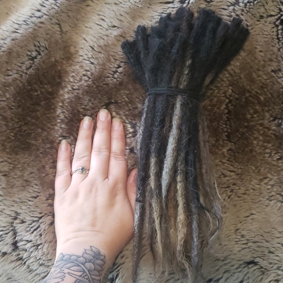 4-5" Human Hair Dread Extensions - Picture 2 of 3